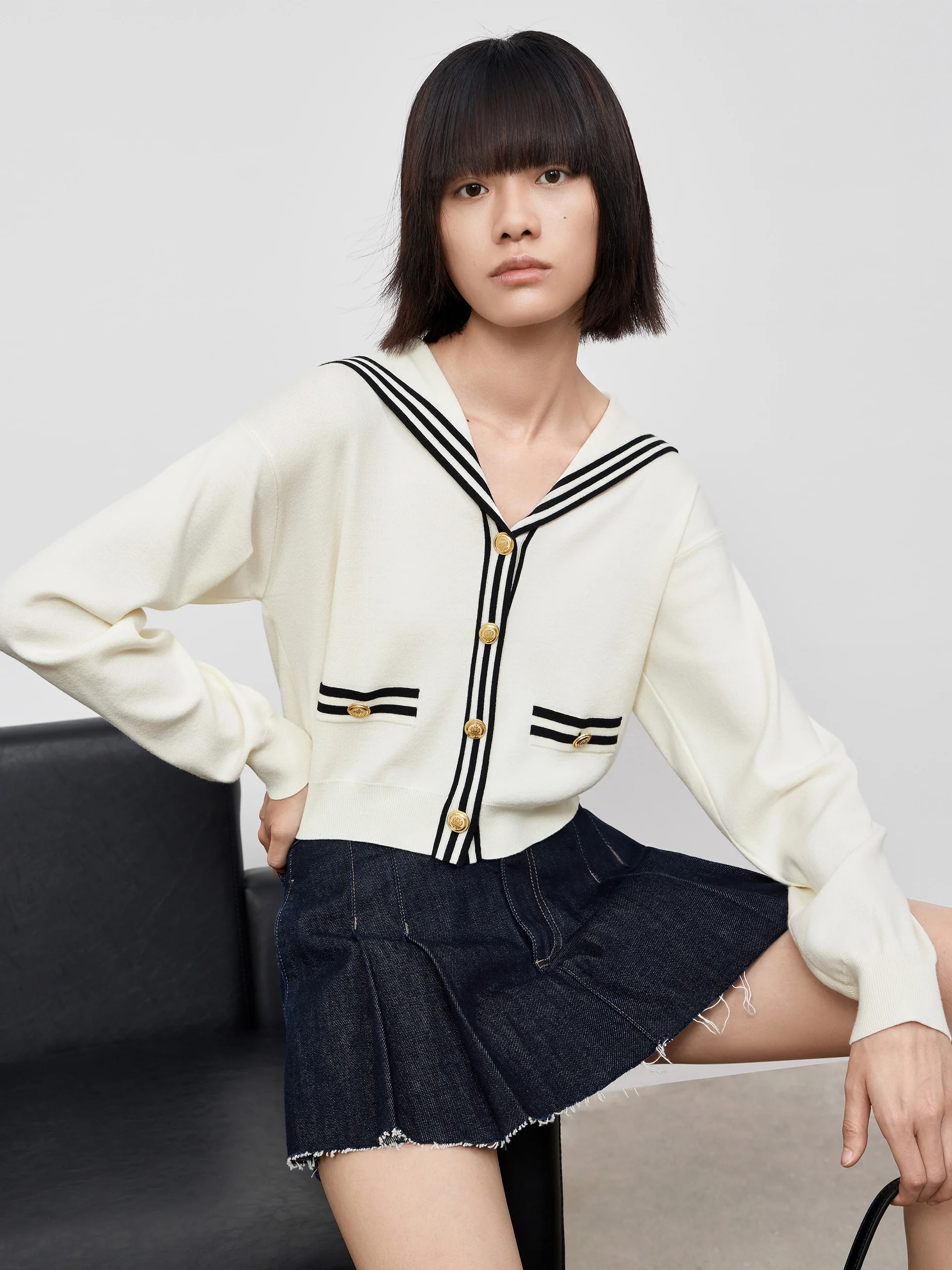 Contrast Metal Button Knit Top - Image 11