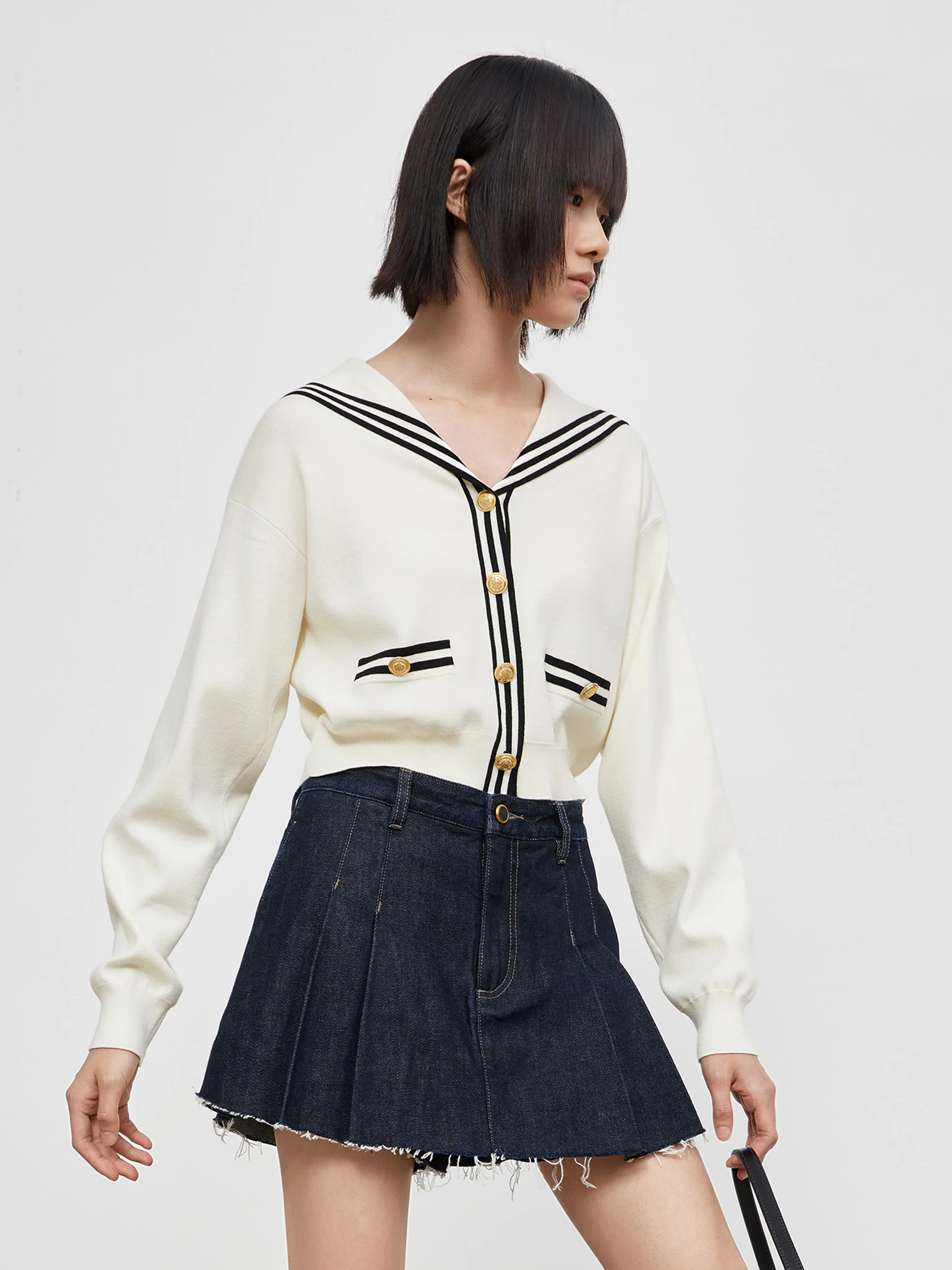 Contrast Metal Button Knit Top - Image 16