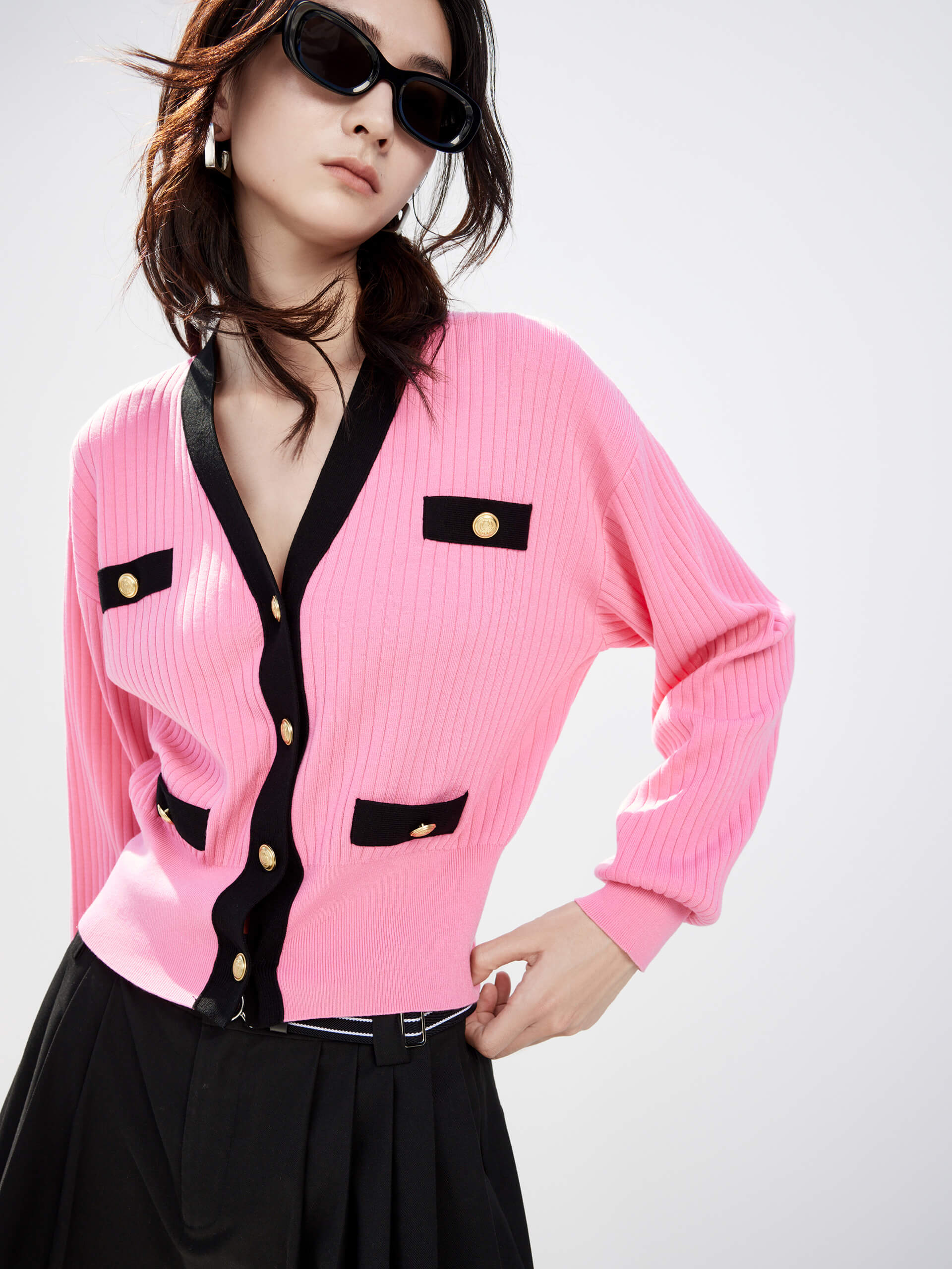 Contrast V-neck Metal Button Cardigan - Image 15