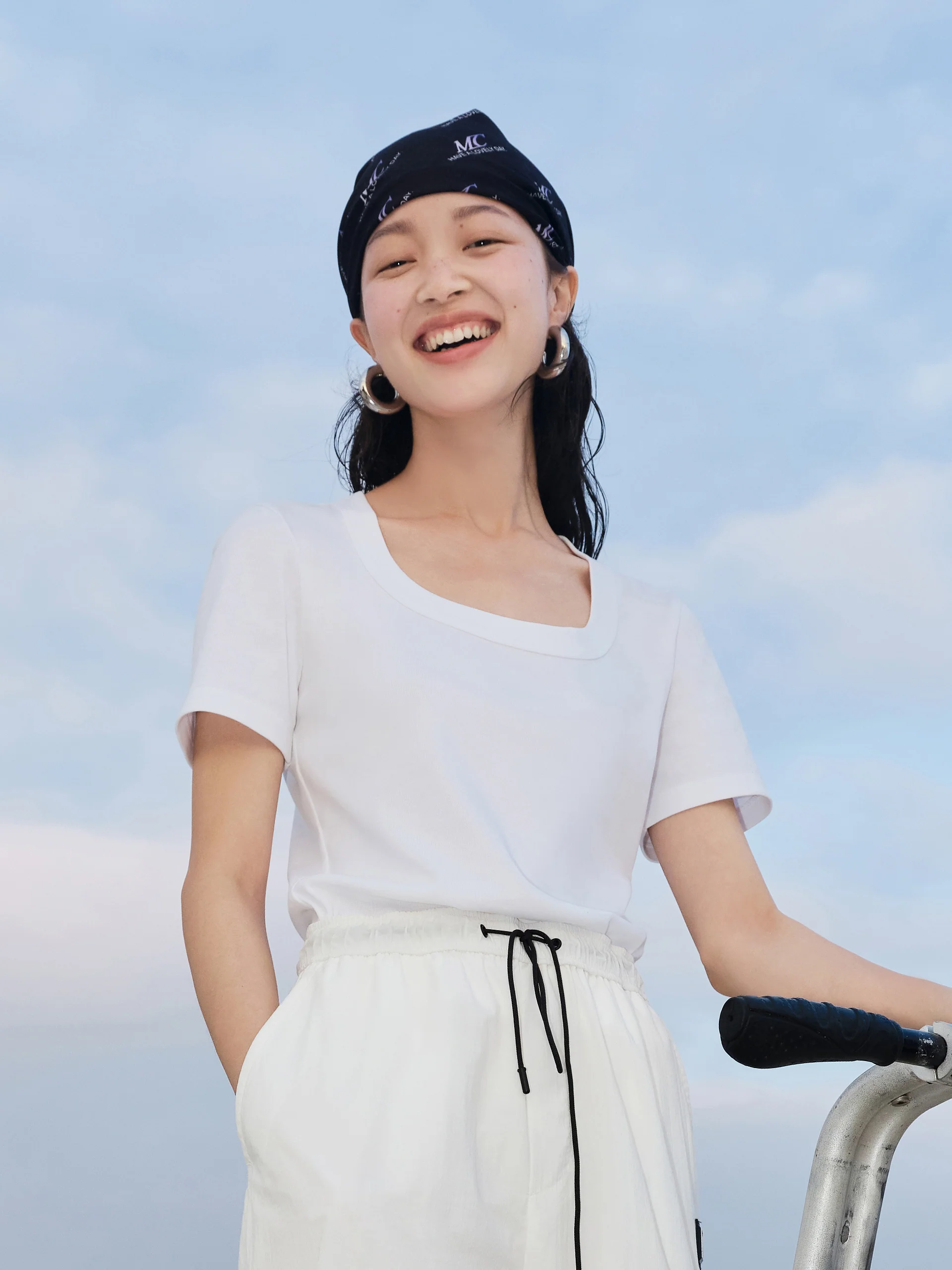 Crewneck Elastic T-shirt - Image 5