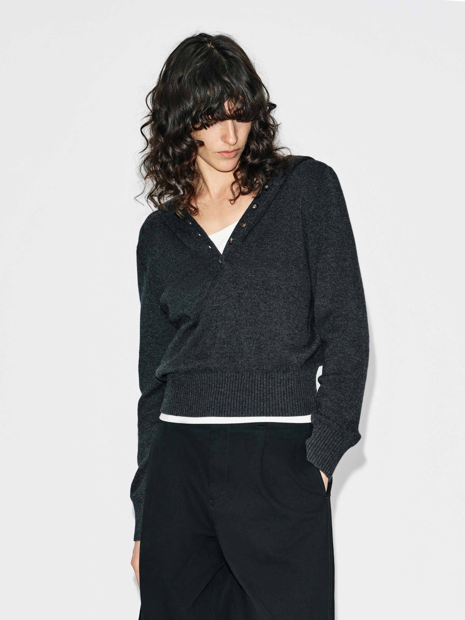 Cropped Hooded Knitted Top - Image 11