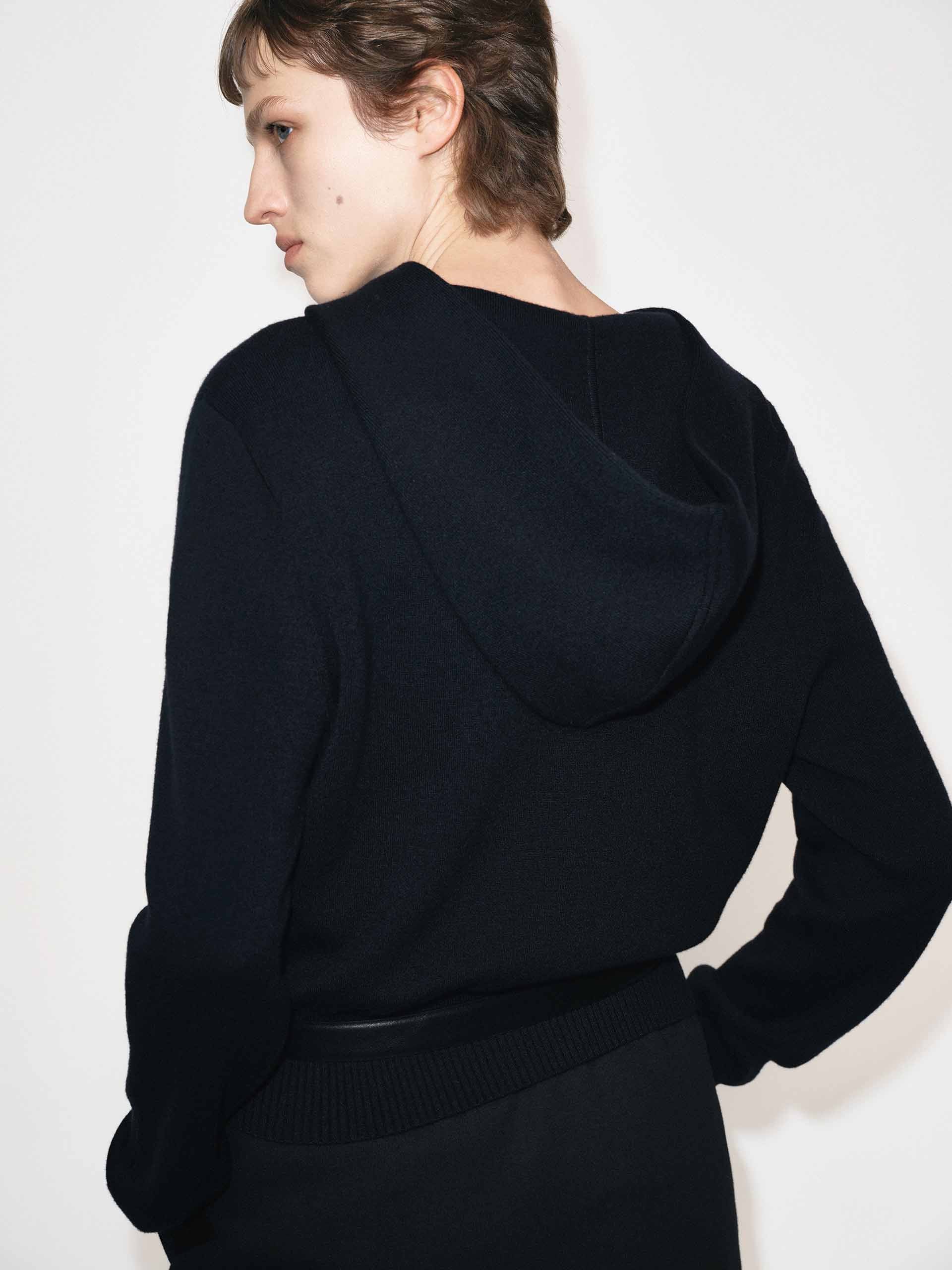 Cropped Hooded Knitted Top - Image 7