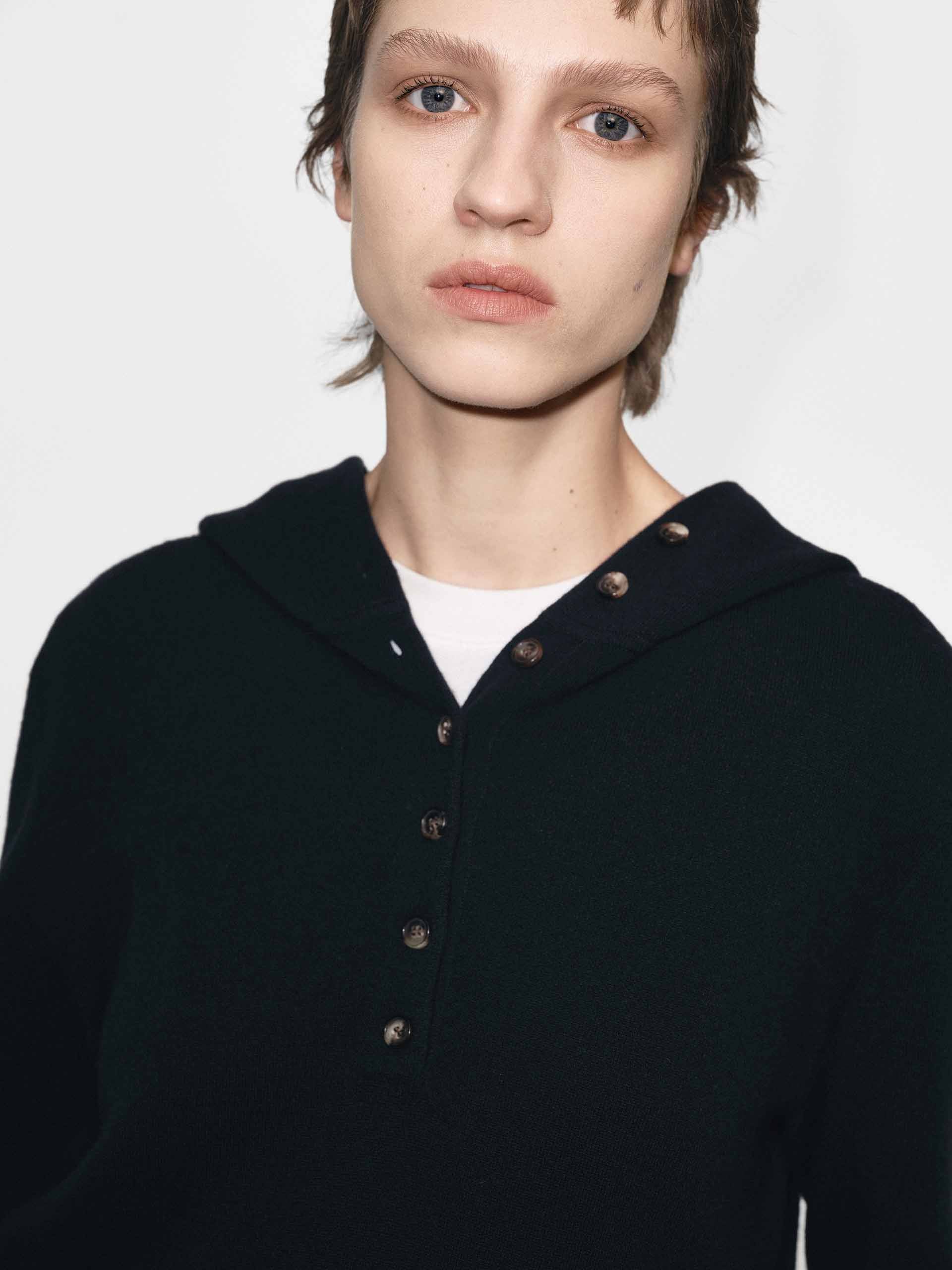 Cropped Hooded Knitted Top - Image 8