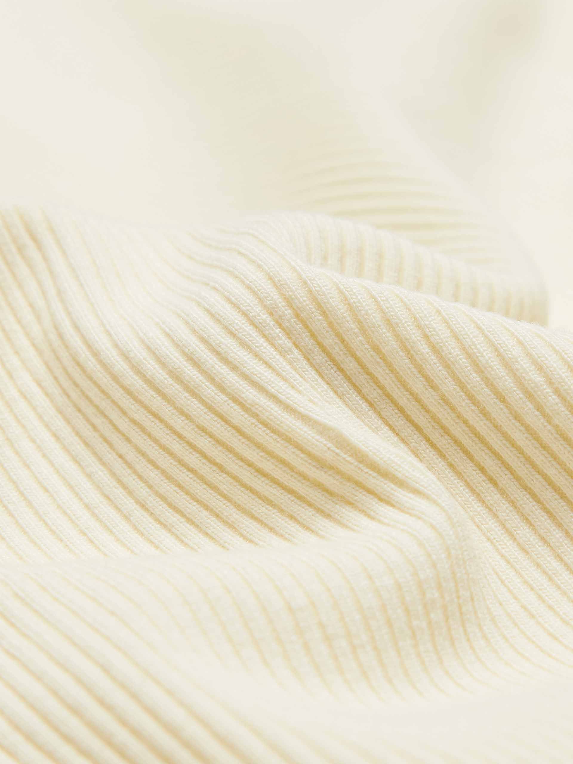 Cropped Slim Fit T-shirt - Image 9