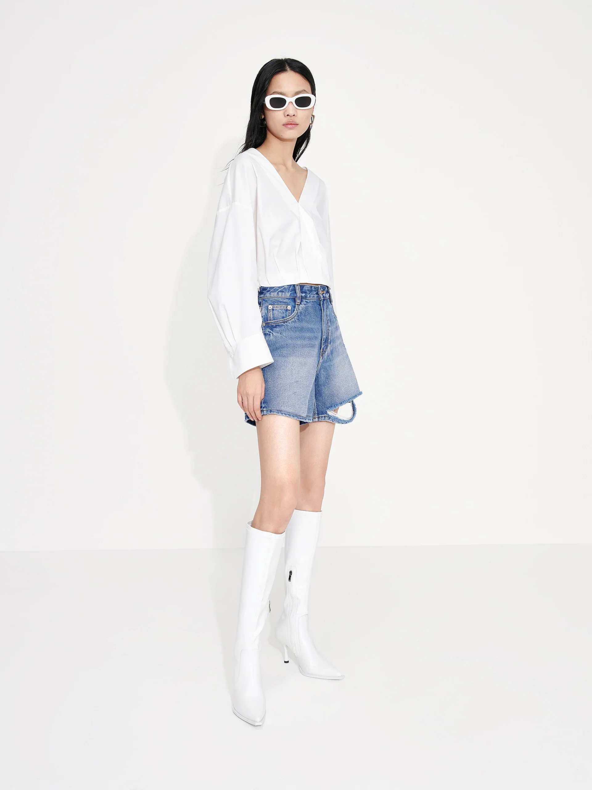 Cropped V-neck Cotton Top - Image 11