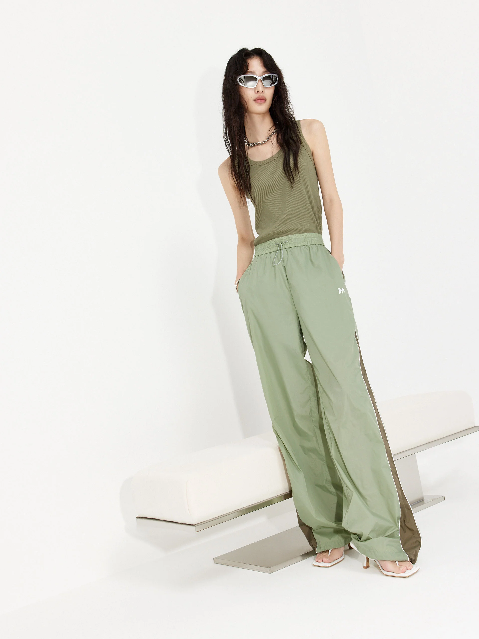 Cutout Back Tank Top - Image 17