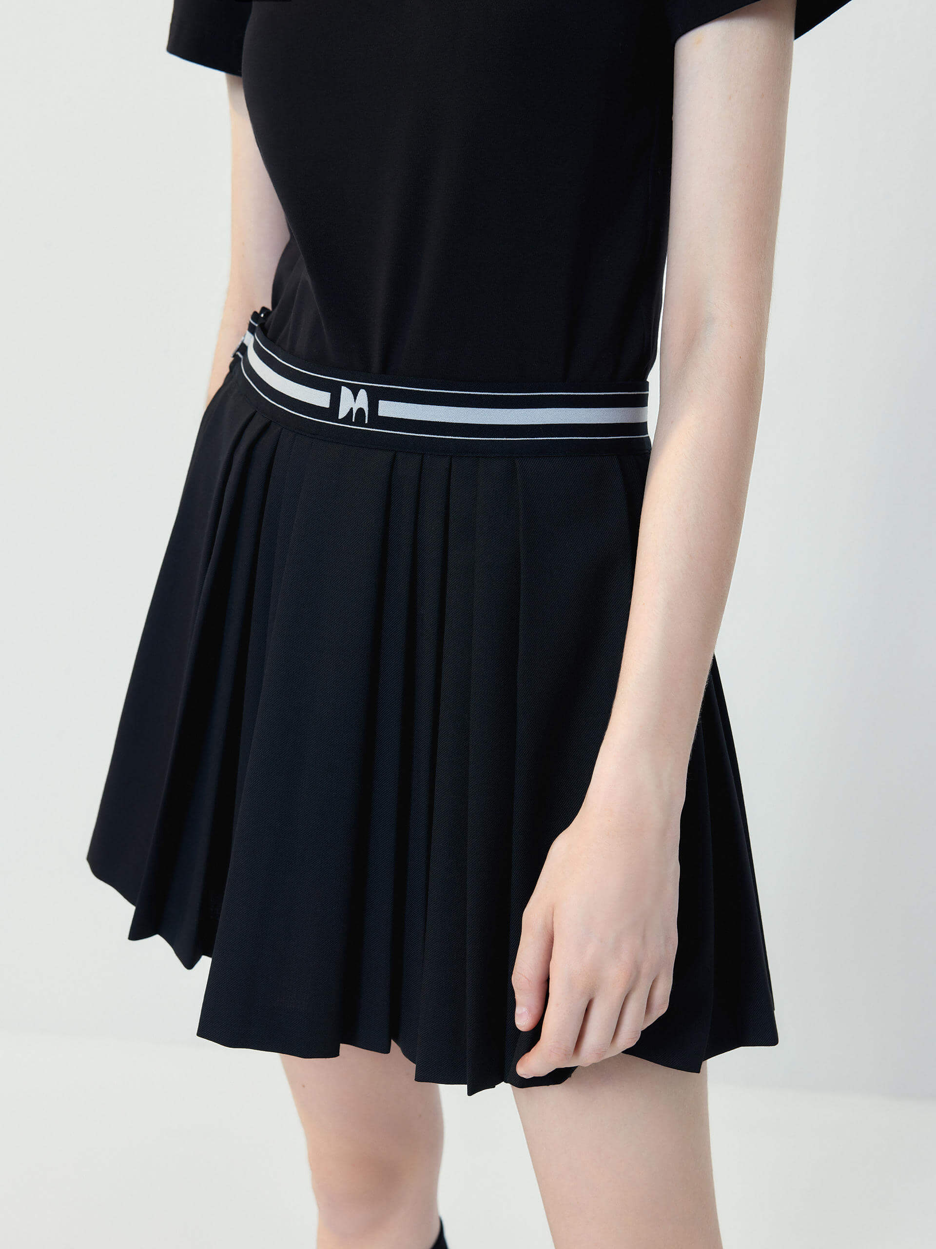Elasticated Waist Pleated Skirt - Image 10