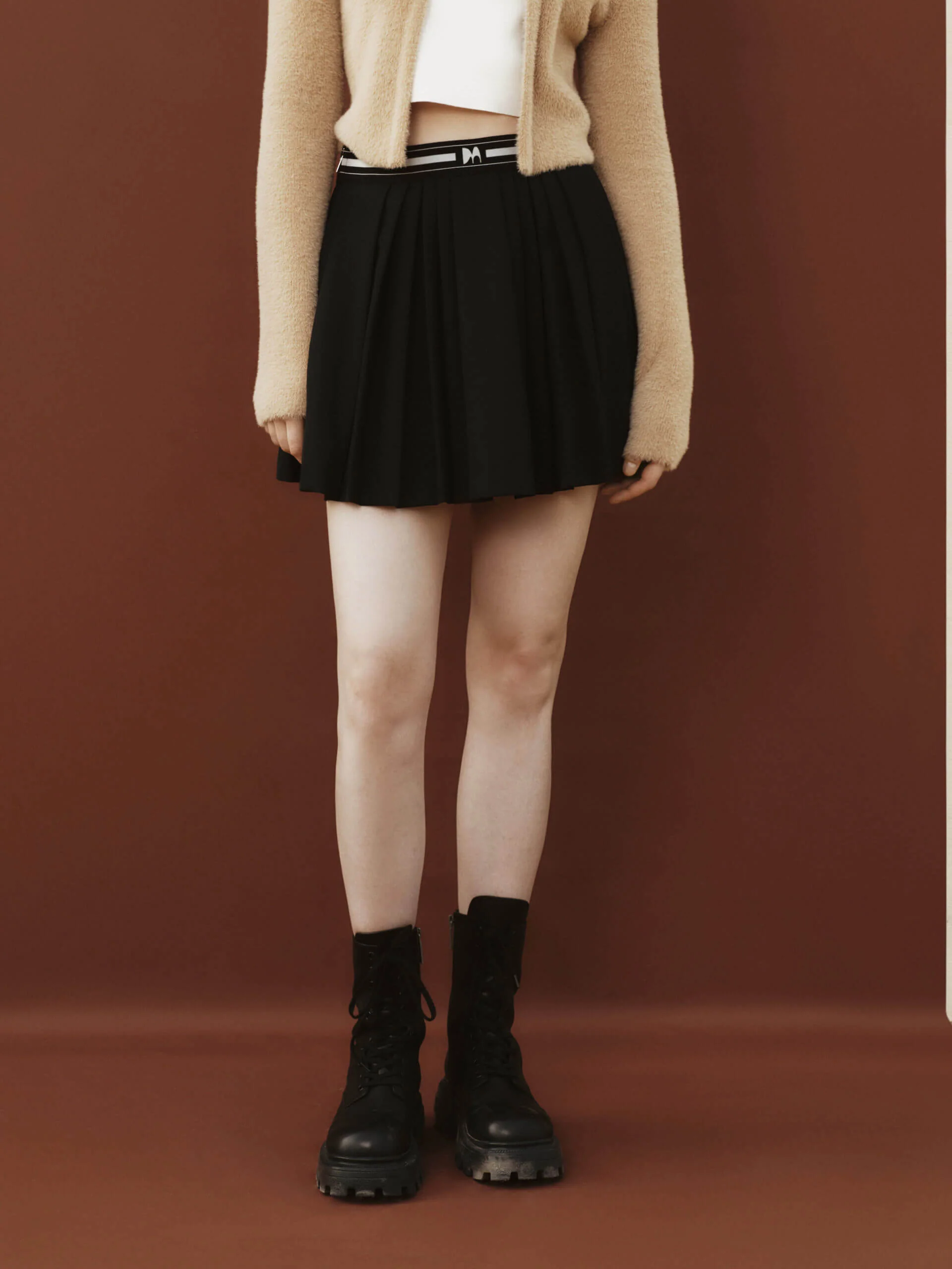 Elasticated Waist Pleated Skirt - Image 9