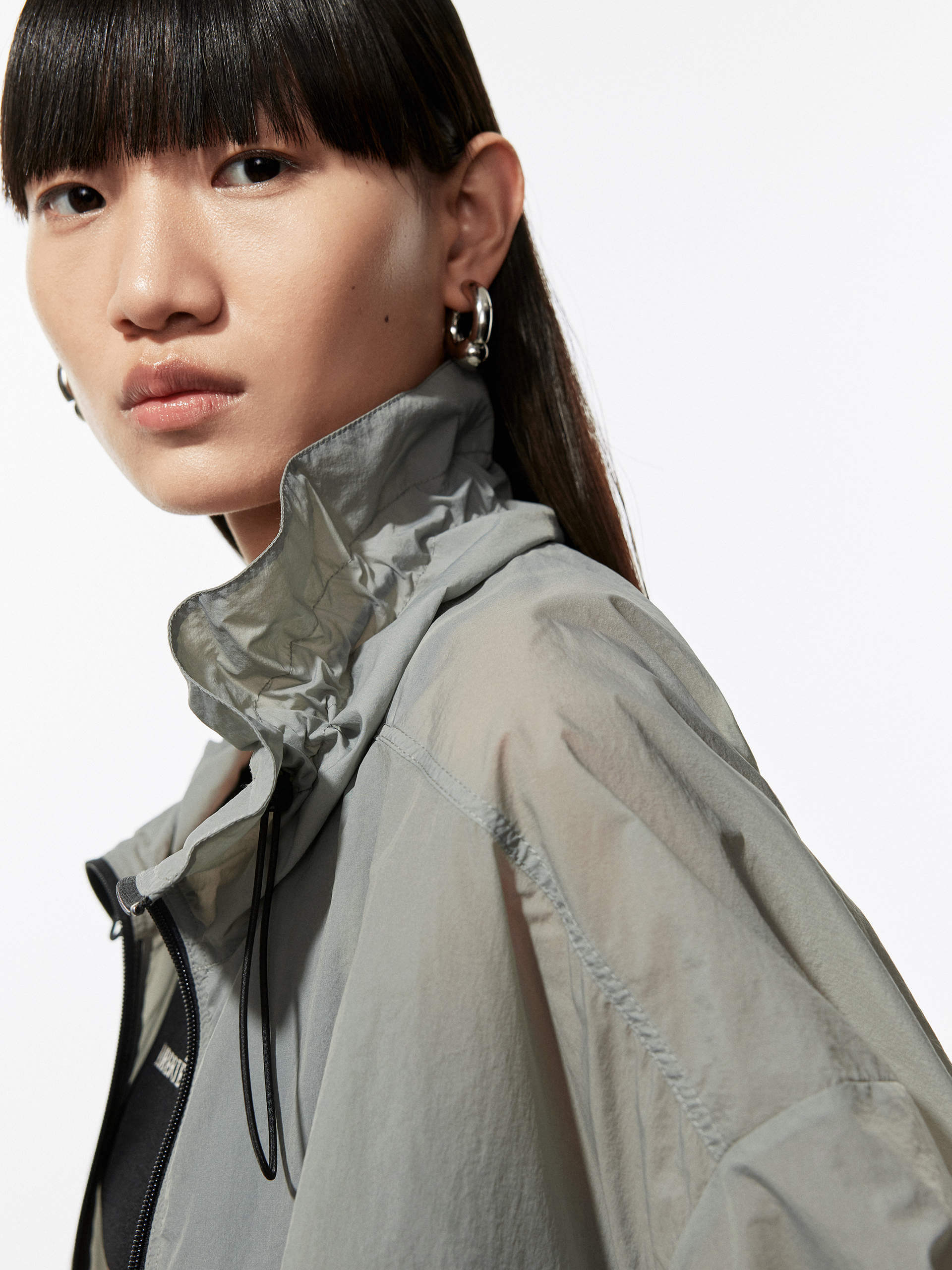 Lightweight Cropped Jacket - Image 15