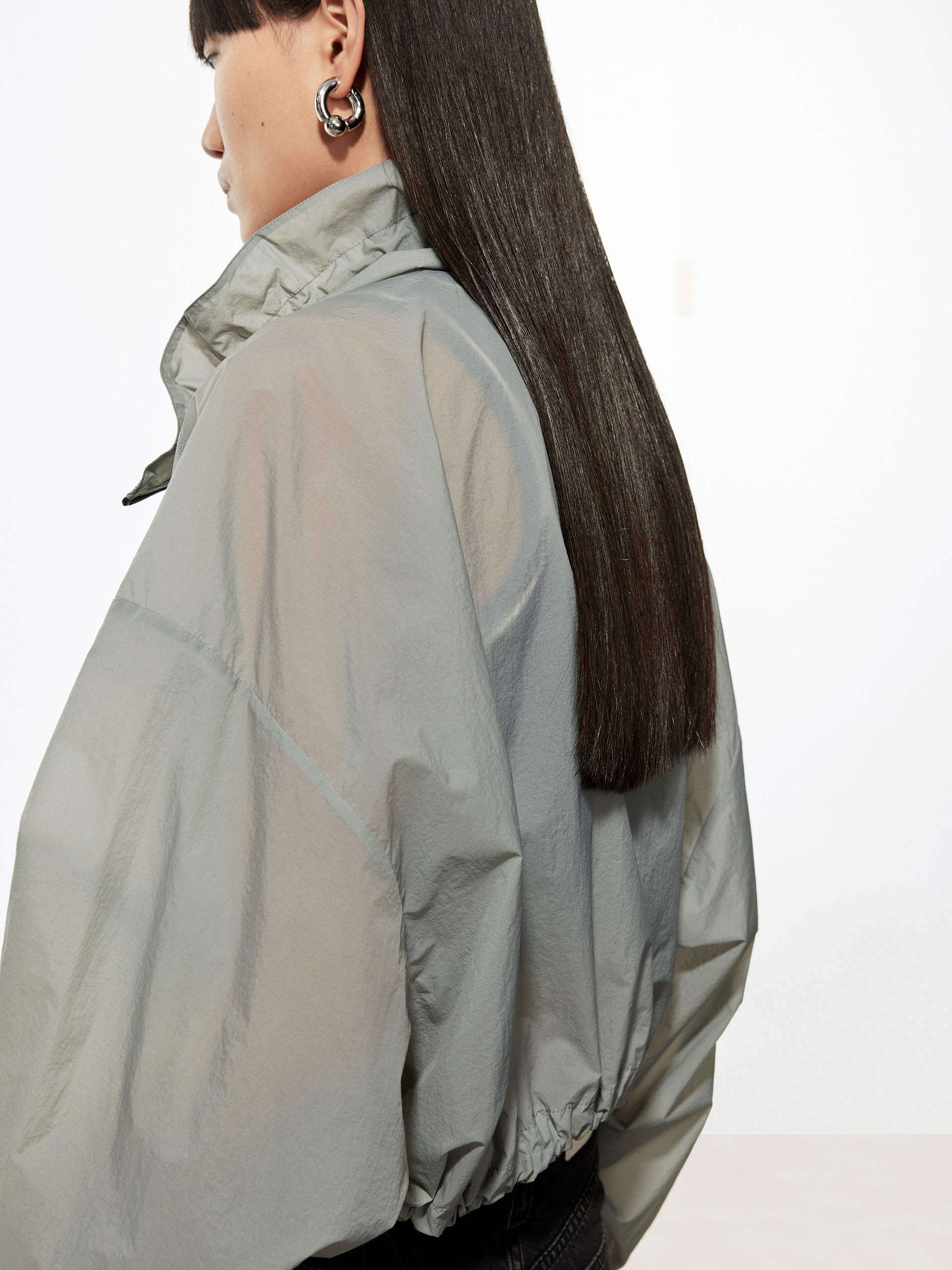 Lightweight Cropped Jacket - Image 16