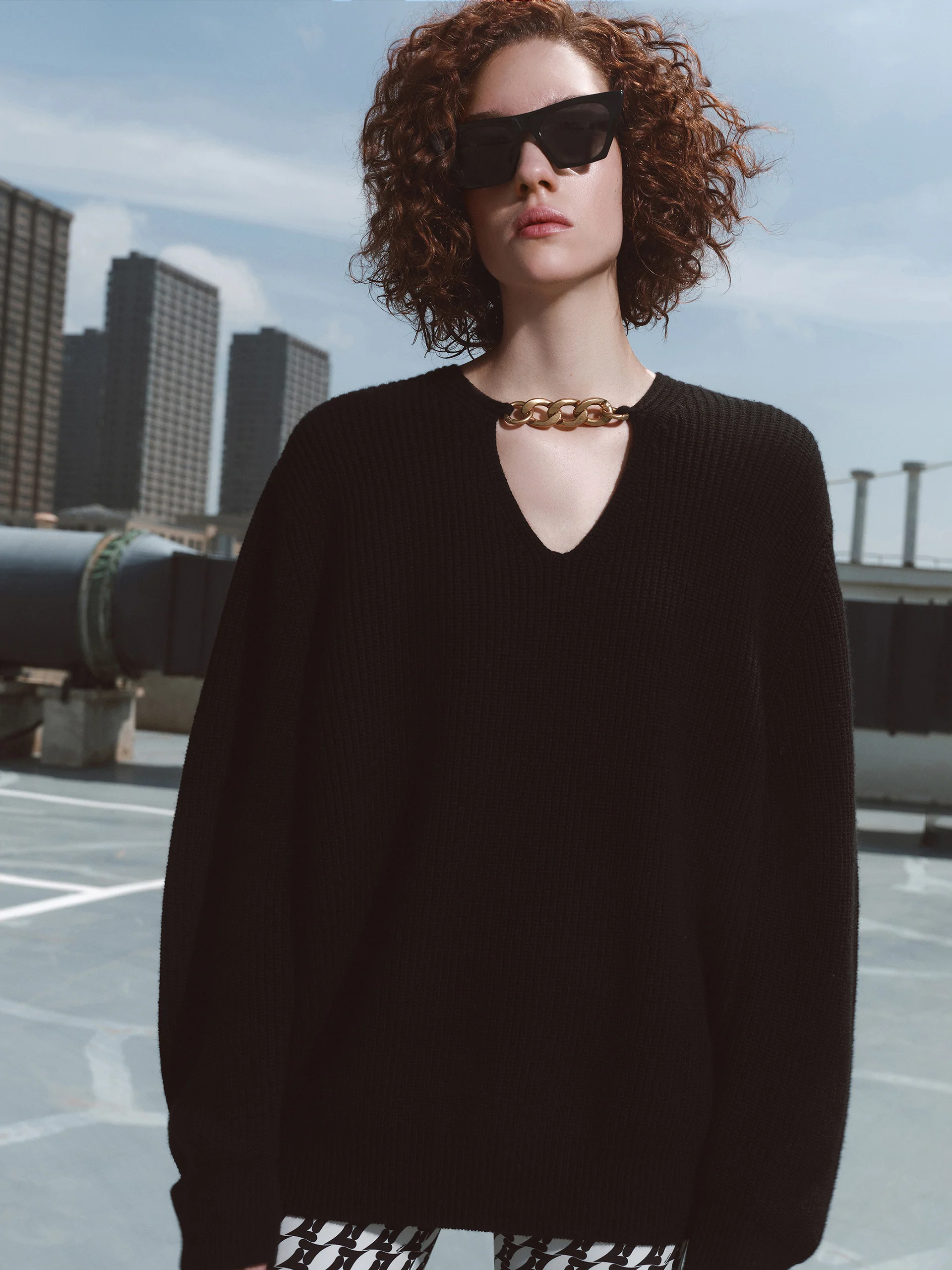 Oversize Chain Knitted Wool Sweater - Image 7