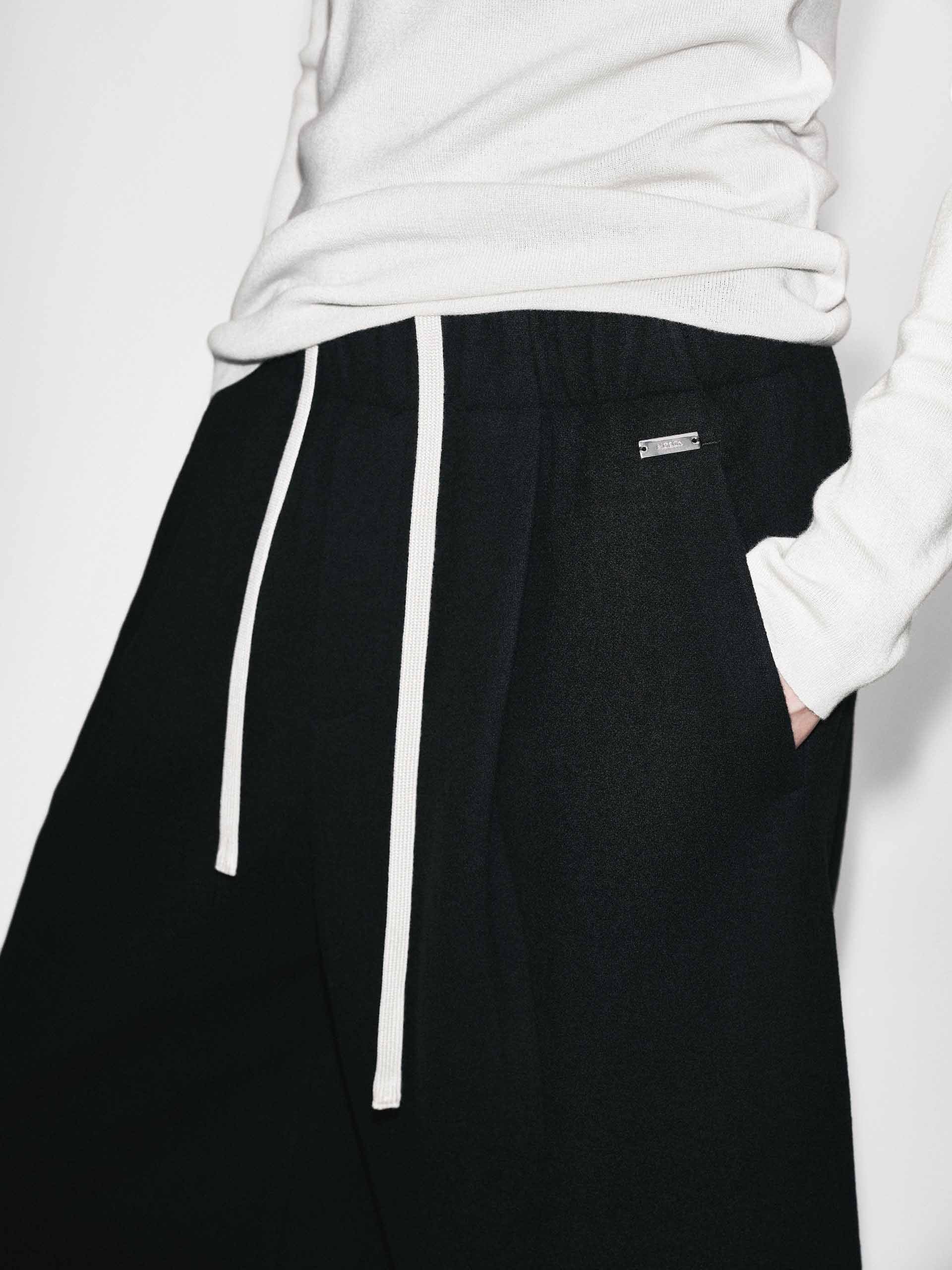 Relaxed Midi Length Shorts - Image 8