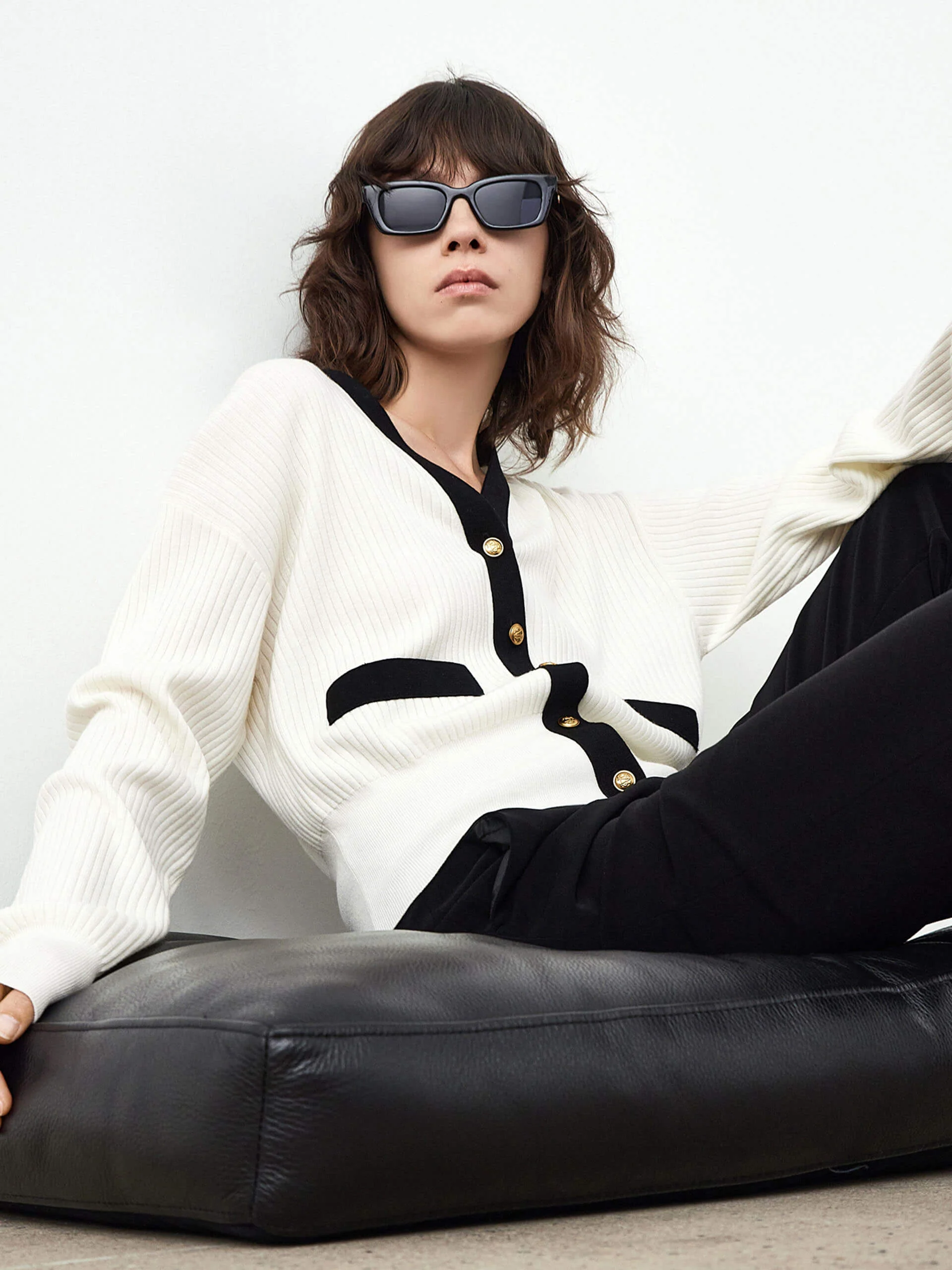 Ribbed Knit Contrasting Cardigan - Image 7