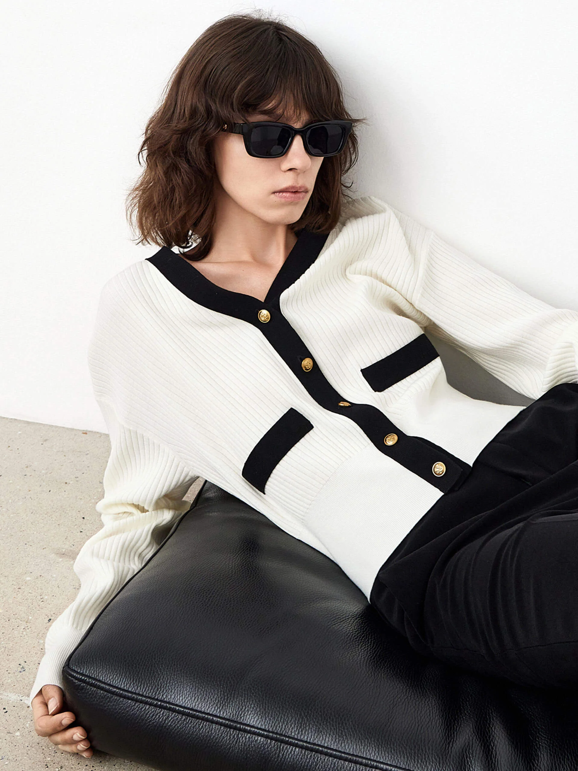 Ribbed Knit Contrasting Cardigan - Image 9