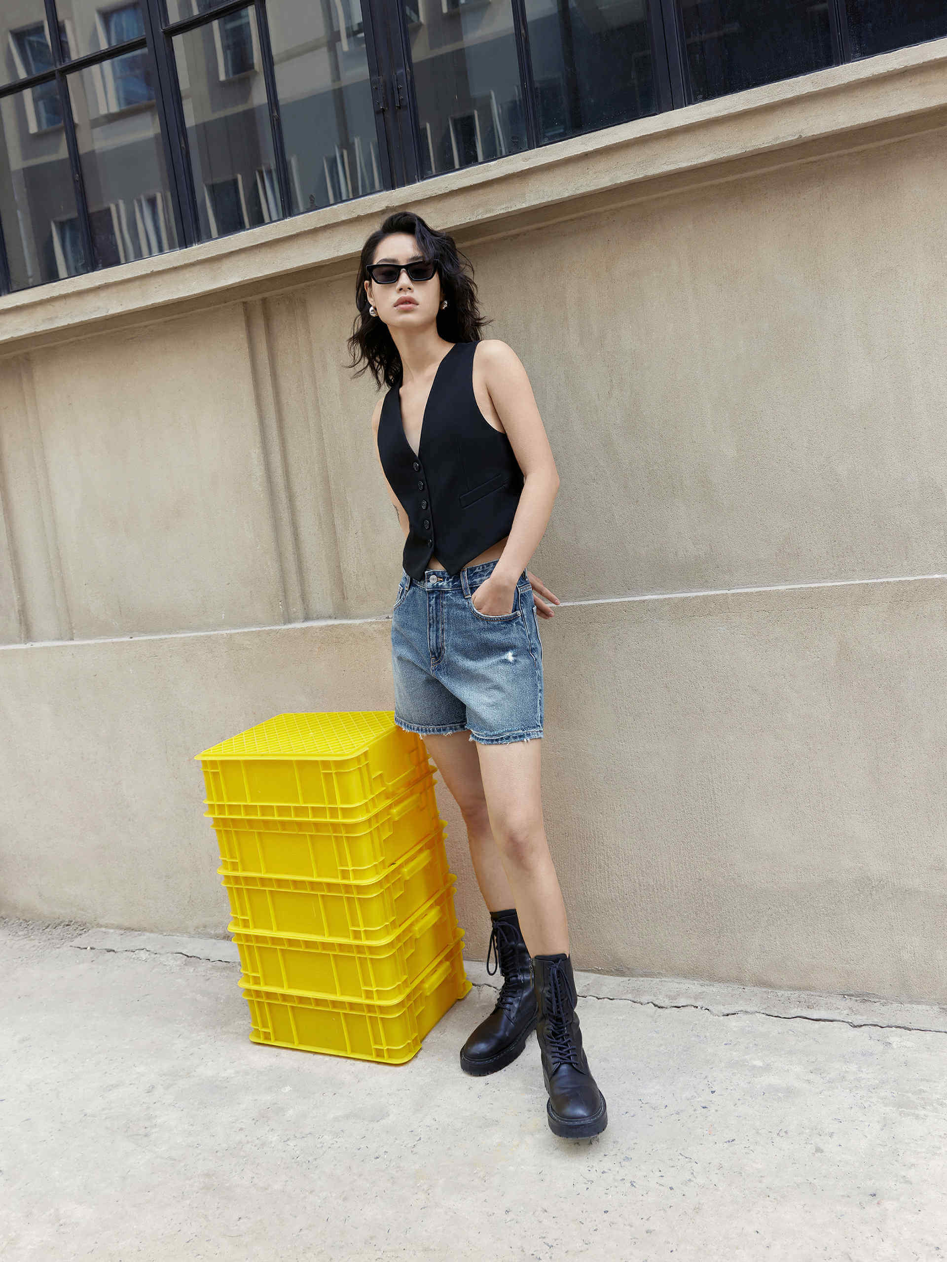 Ripped Details Denim Shorts - Image 7