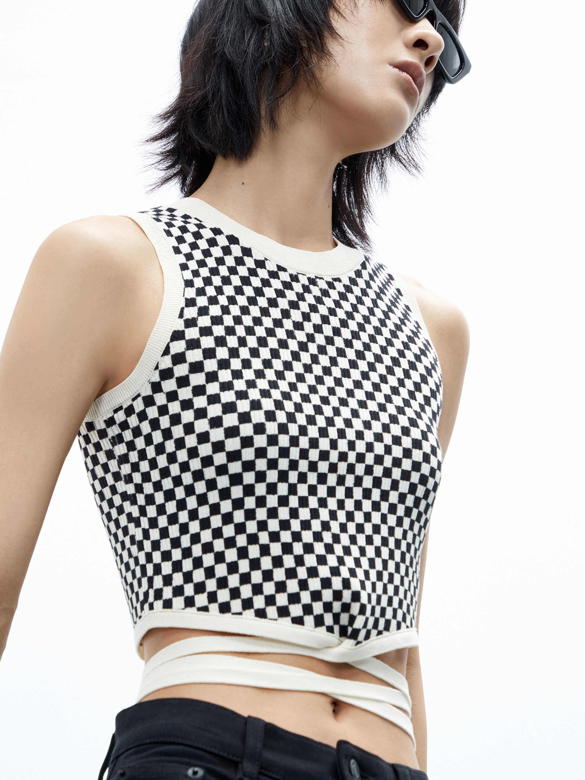 Tie Detail Checkered Tank Top - Image 10