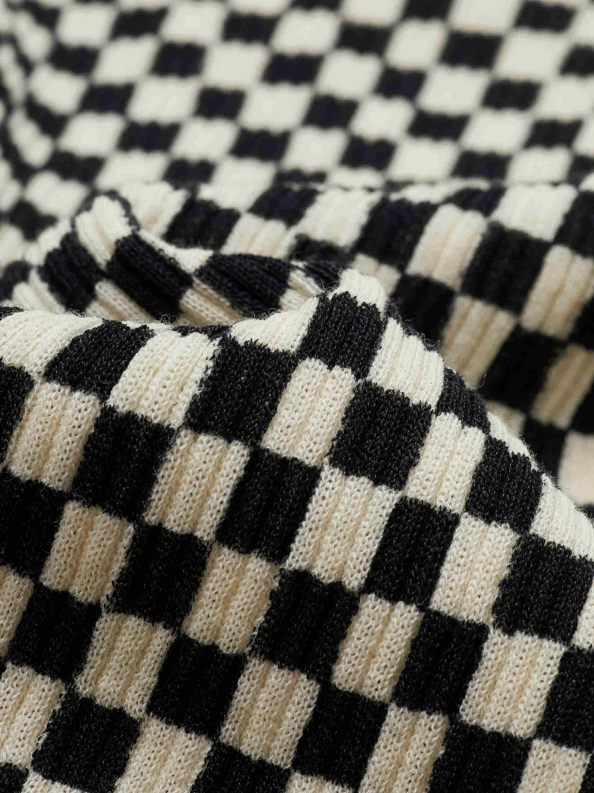 Tie Detail Checkered Tank Top - Image 9