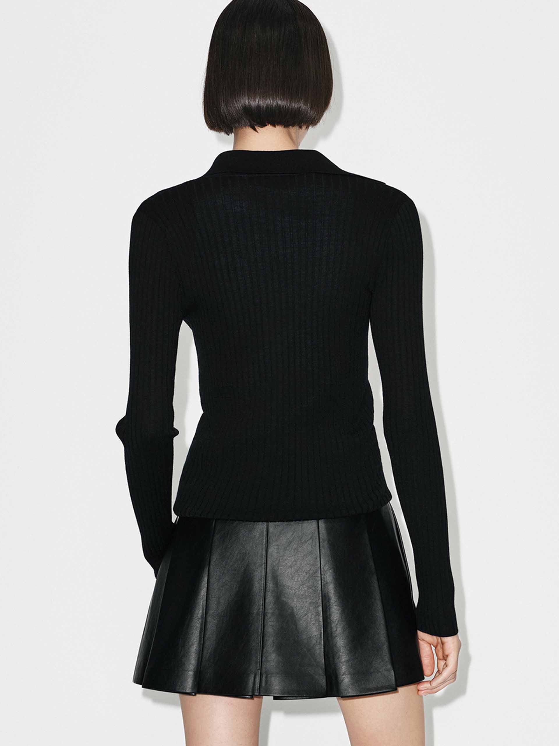 V-neck Wool Knitted Top - Image 7